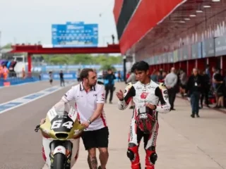 Momen Dramatis di Mandalika: Mario Aji Terjatuh dan Harus Berjuang dari Posisi Terakhir