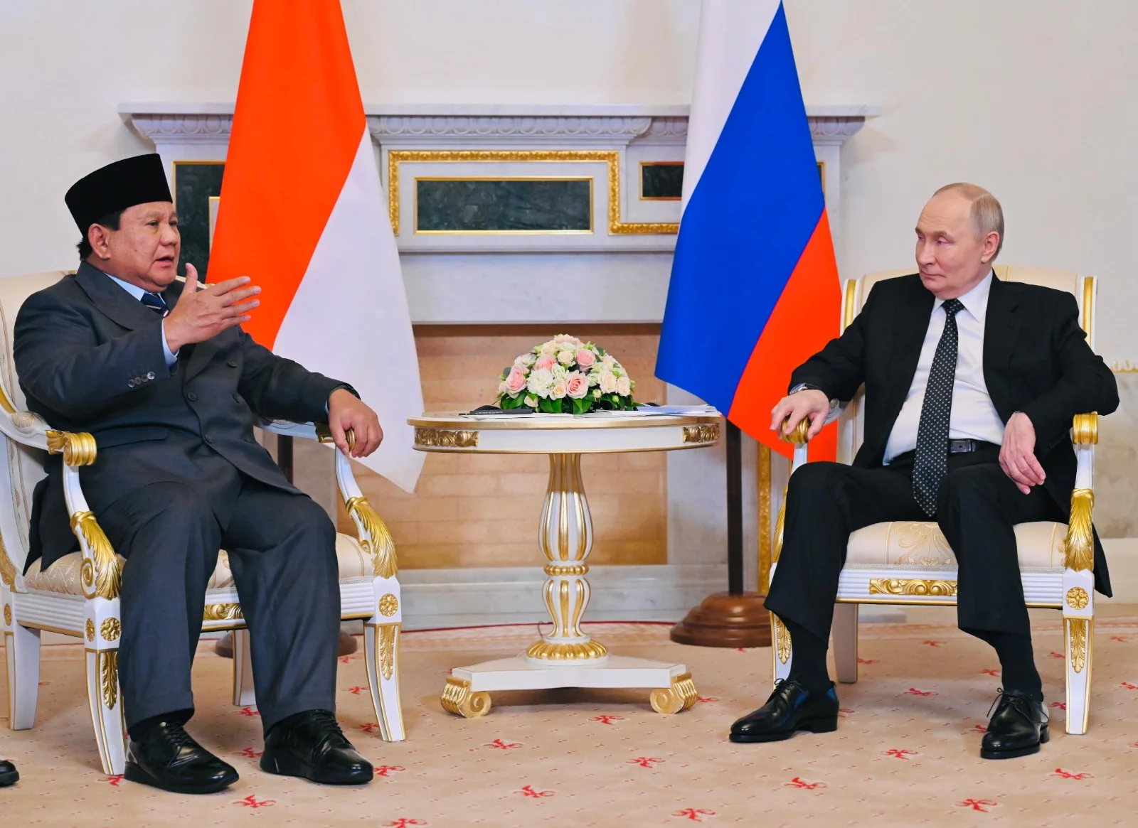 Momentum Ulang Tahun ke-75 Prabowo Subianto: Dari Pujian Vladimir Putin hingga Kritik Tajam Band Dongker