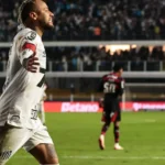 Neymar Meledak! Dua Gol Penalti Selamatkan Santos dari Dominasi Flamengo di Vila Belmiro