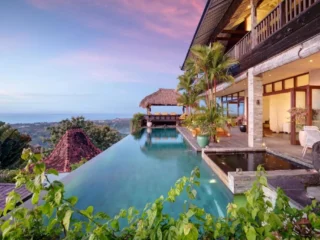 Niat Usir Laba-laba, Turis Nepal Malah Hanguskan Villa Mewah di Bali