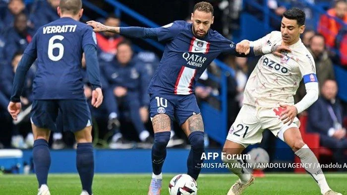 Persaingan Sengit Perebutan Takhta: PSG Kokoh di Puncak, Lille dan Verdonk Mulai Mengancam!