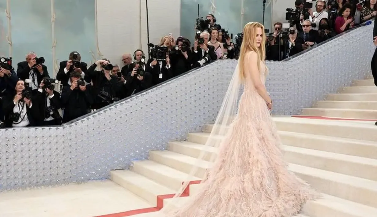 Pesona Abadi Nicole Kidman: Dari Nostalgia Horor Klasik hingga Kehadiran Ikonik di Victoria's Secret