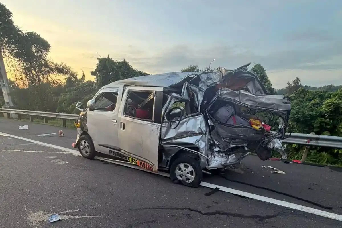 Rangkaian Tragedi Memilukan: Dari Kecelakaan Maut di Jalan Tol Hingga Musibah di Lautan