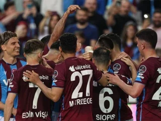 Sejarah Baru di UEFA Konferensi Liga: Kemenangan Gemilang Trabzonspor Atas Hearts dan Rekor Gol ke-200!