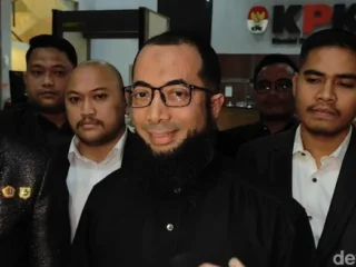 Skandal Korupsi Kuota Haji: Khalid Basalamah Absen dari Sidang Tipikor, Minta Penjadwalan Ulang