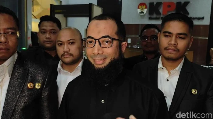 Skandal Korupsi Kuota Haji: Khalid Basalamah Absen dari Sidang Tipikor, Minta Penjadwalan Ulang