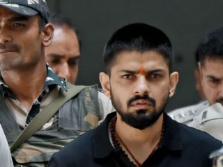 Teror Gangster Lawrence Bishnoi: Kronologi Penembakan Mobil Tiger Shroff dan Pembongkaran Jaringan Senjata