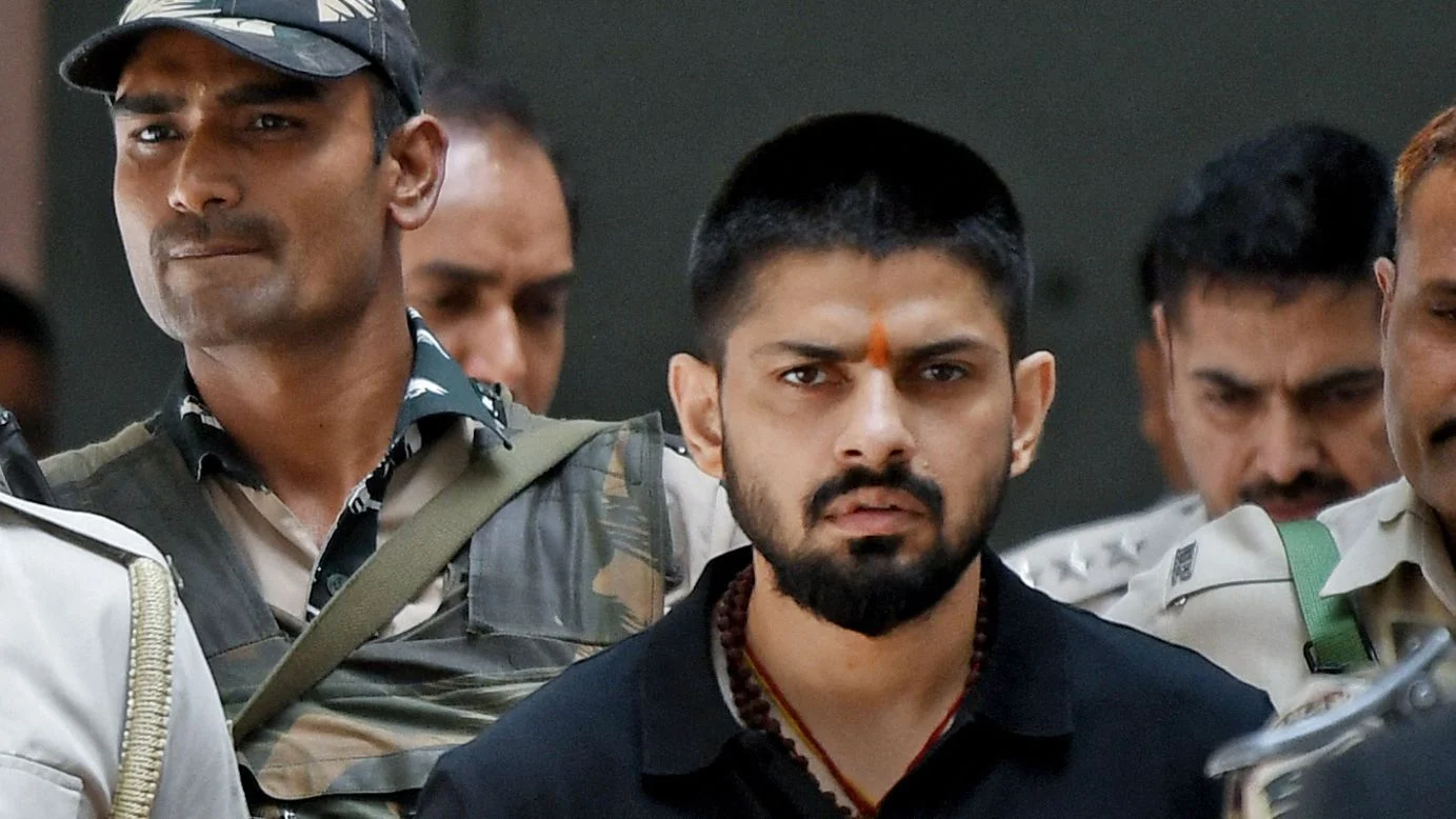 Teror Gangster Lawrence Bishnoi: Kronologi Penembakan Mobil Tiger Shroff dan Pembongkaran Jaringan Senjata