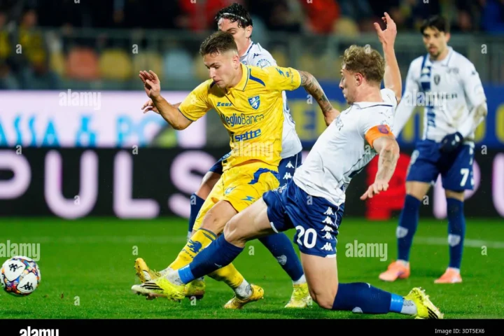 Tragedi di Benito Stirpe: Frosinone Hancurkan Sassuolo Lewat Hat-trick Antonio Raimondo