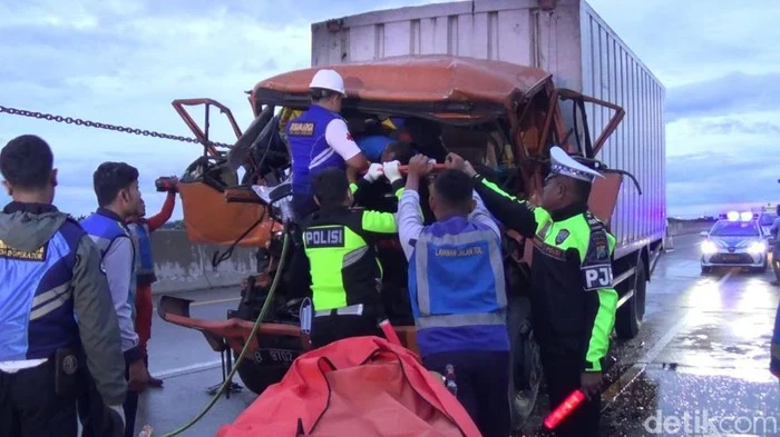 Tragedi di Tol Ngawi-Kertosono: Kecelakaan Suporter PSS Sleman Tewaskan 4 Orang