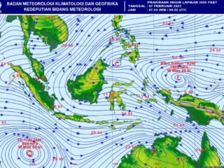 Waspada Cuaca Ekstrem! Gelombang Atmosfer Aktif Picu Badai dan Hujan Lebat di Berbagai Wilayah Indonesia