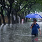 Waspada Hujan dan Suhu Ekstrem: Intip Prediksi Cuaca Bandung dan Kota Besar Lainnya Hari Ini