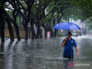 Waspada Hujan dan Suhu Ekstrem: Intip Prediksi Cuaca Bandung dan Kota Besar Lainnya Hari Ini